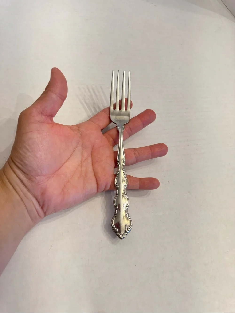 Oneida Deluxe Stainless Mozart 1 Dinner Fork 7 1/4